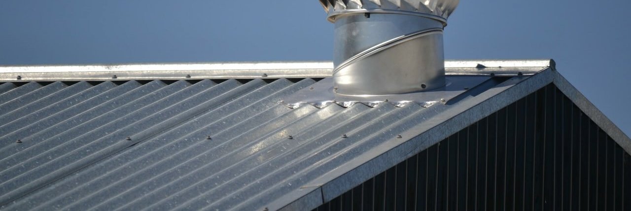 Vorteile und Nachteile von Blechdächern auf Wohngebäuden